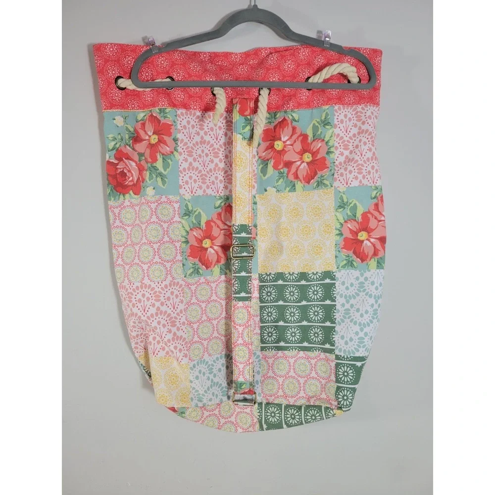 The Pioneer Woman‎  Floral Patchwork Drawstring Laundry  Bag Adjustable Strap
